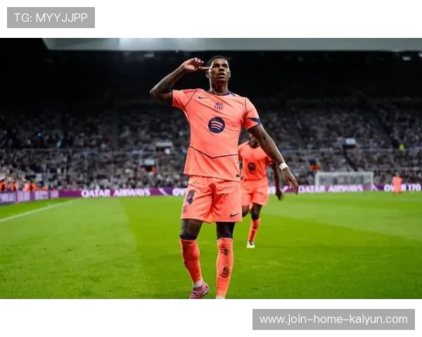 拉什福德低平球穿透对方球网得分