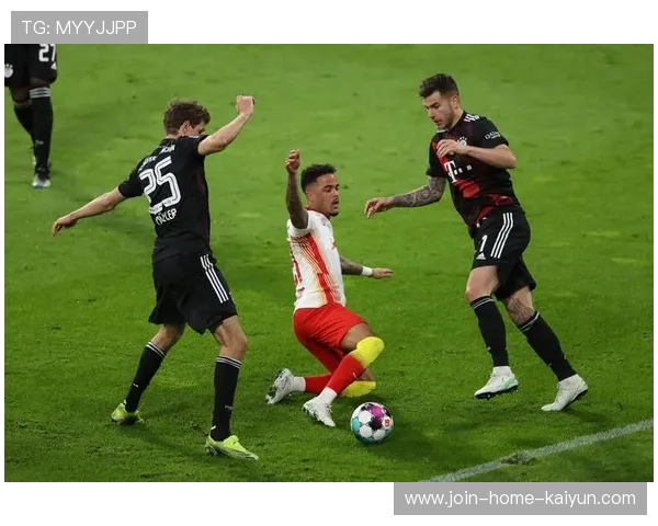 拜仁的中场覆盖范围为攻守转换提供极大助力