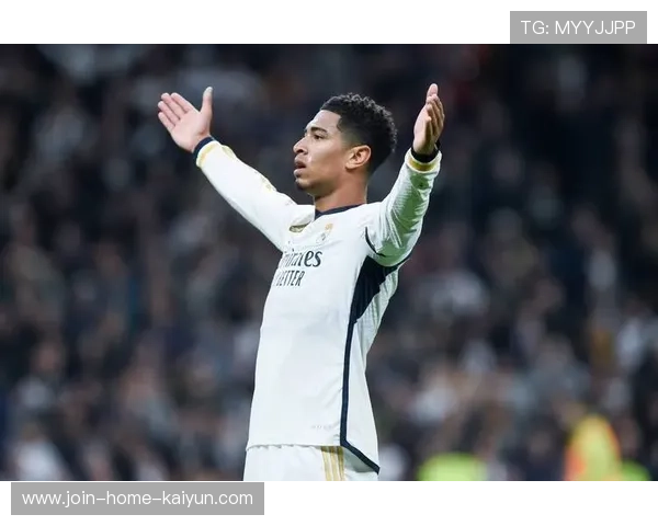 皇马贝林厄姆摆脱后突入禁区：速度与技艺的极致展示